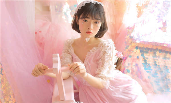 安仁供卵试管代怀生子多少钱？这一直是很多不孕不育家庭关注的话题。在中国，不孕不育的发生率越来越高，根据《中国不孕不育现状调研报告》显示，育龄夫妇的不孕不育率从20年前的3%增长至现在的12.5%-18.2%，患者人数高达6000万以上。在这样的背景下，许多家庭通过供卵试管来实现自己的生育梦想。那么，供卵试管代怀生子的费用到底是多少呢？